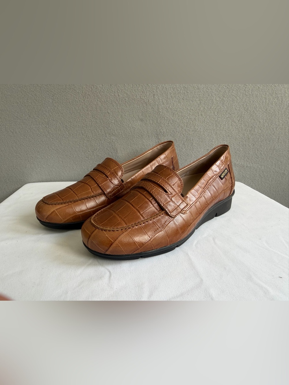 Mephisto Air-Relax Croc Embossed Leather Loafer s9US Women’s Slip On Brown